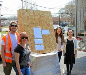 Jim, Keisha, Anna and Akiyo see off the first Emriver Em2 geomodel to Japan